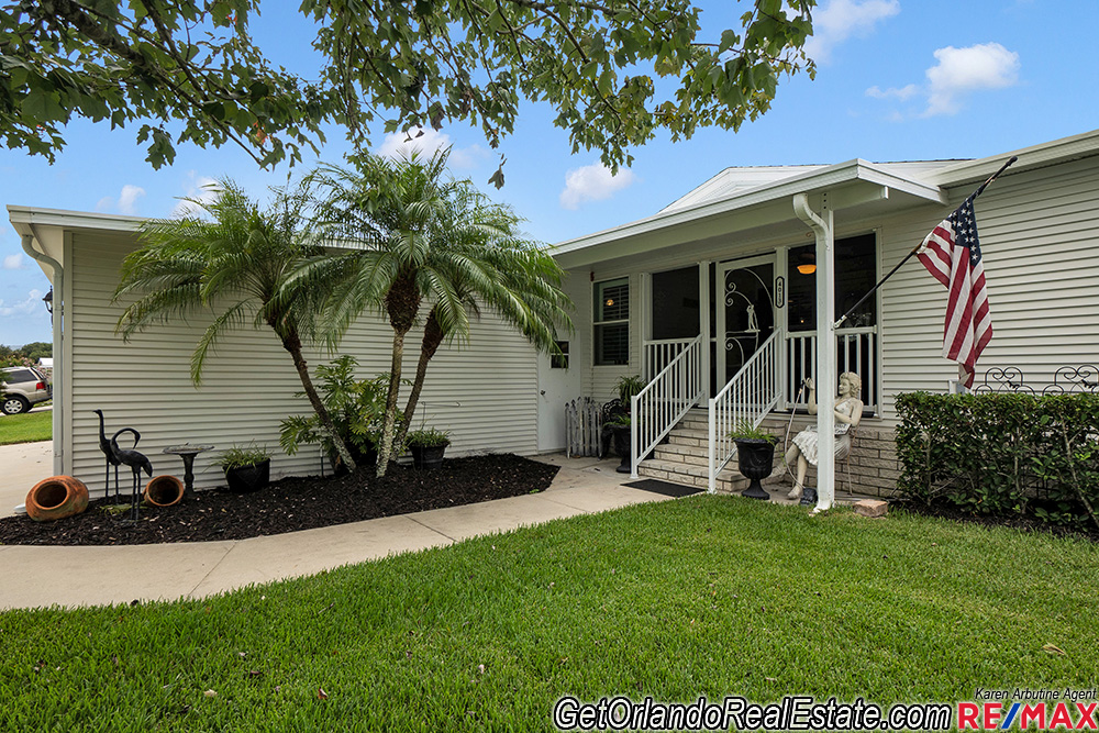 4 Bedroom 3 Bath home on Golf Course For Sale