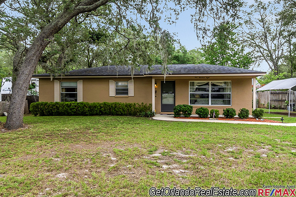 108 Laguna Court Sanford For Sale - Exterior View