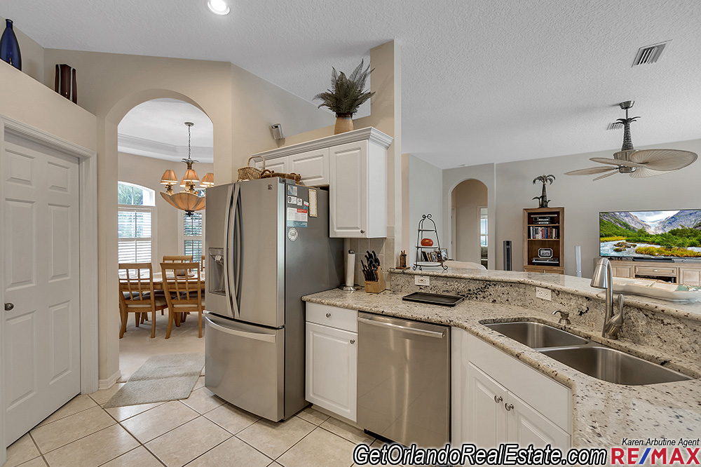 3425 Whippoorwill Ct Sanford For Sale - Kitchen
