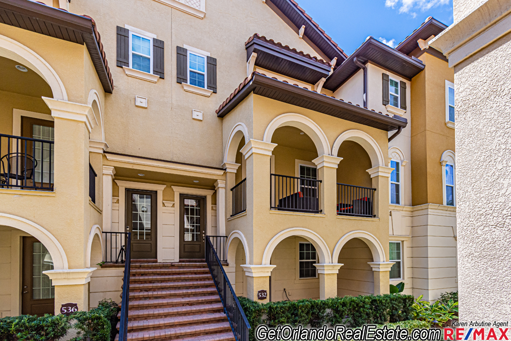 Luxurious Townhome in Lake Mary Florida for Sale