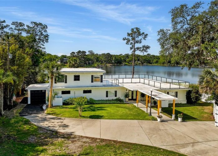 1305 LAKE MARY