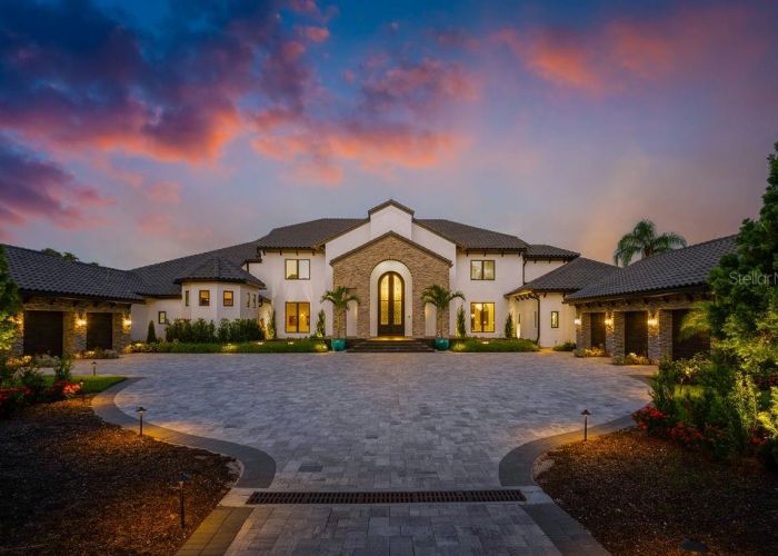 570 MANOR