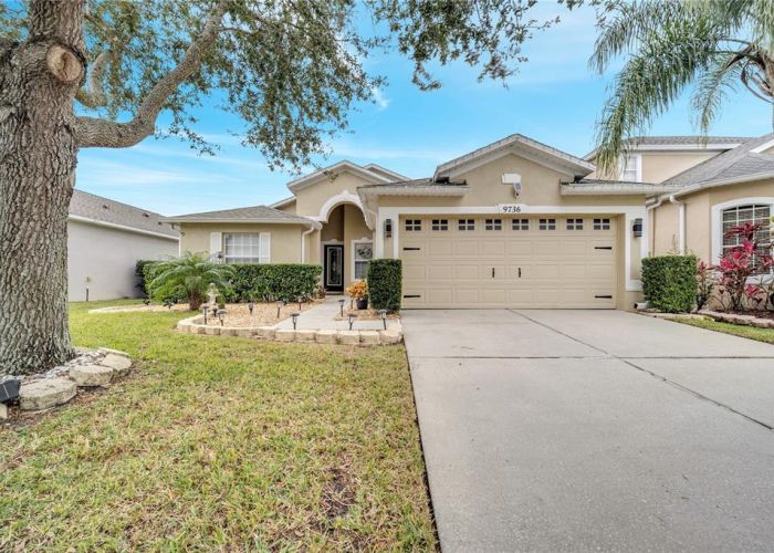 9736 HERON POINTE