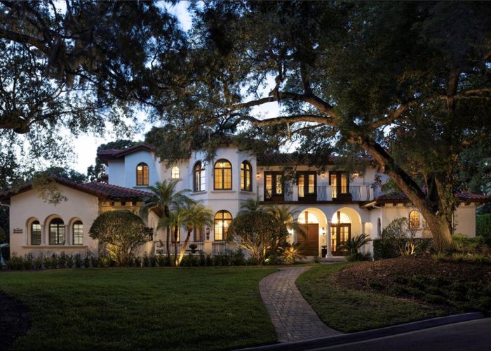 1716 GREYSTONE