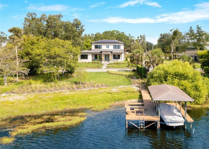 705 LAKE SYBELIA