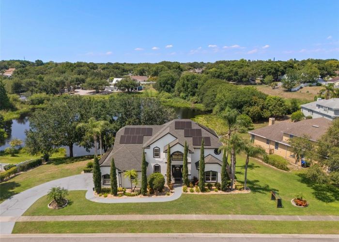 8131 VINELAND OAKS