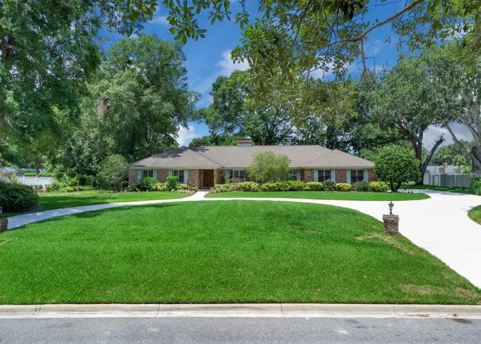 202 RIVERVIEW