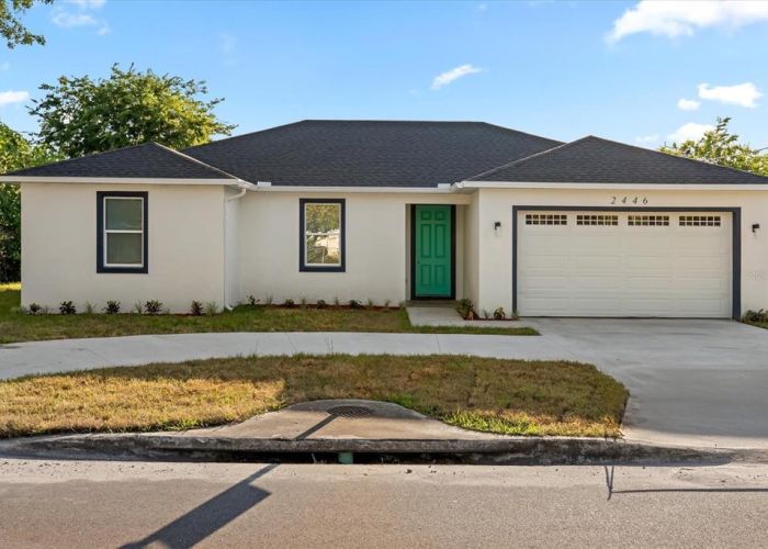 2446 GREENWAY
