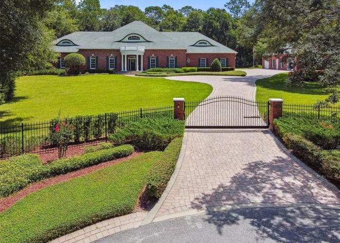 1745 TAYLOR WOODS