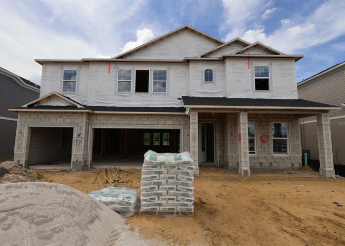 720 POINTE EMERSON