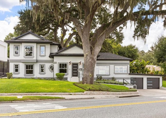 808 EDGEWATER