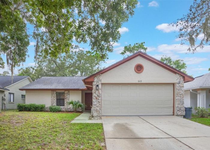 512 HOLBROOK