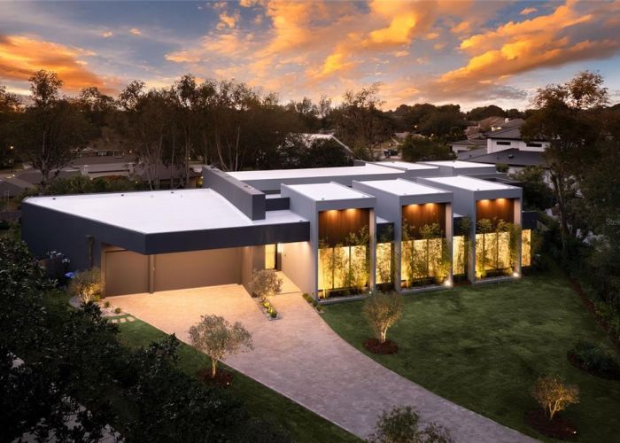 8968 BAY COVE