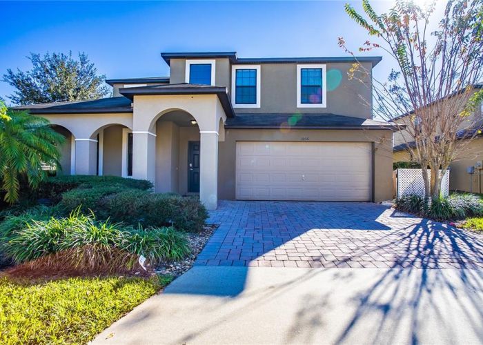 1056 CYPRESS POINTE