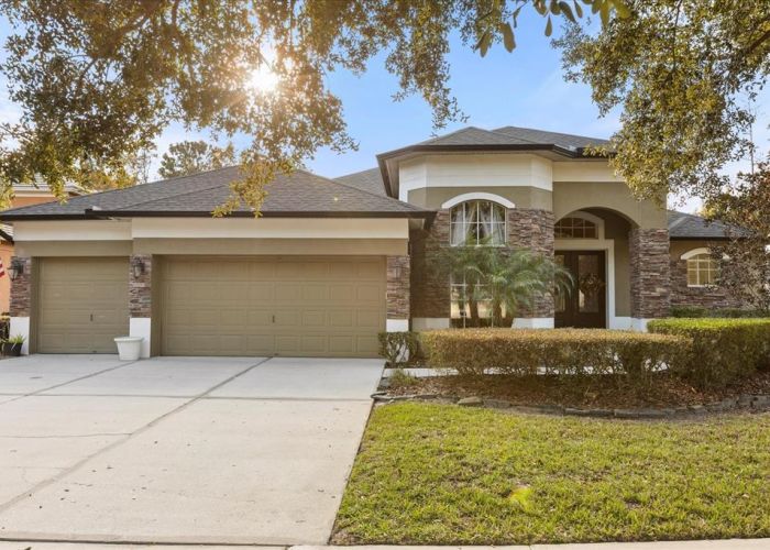 5586 WHISPERING WOODS