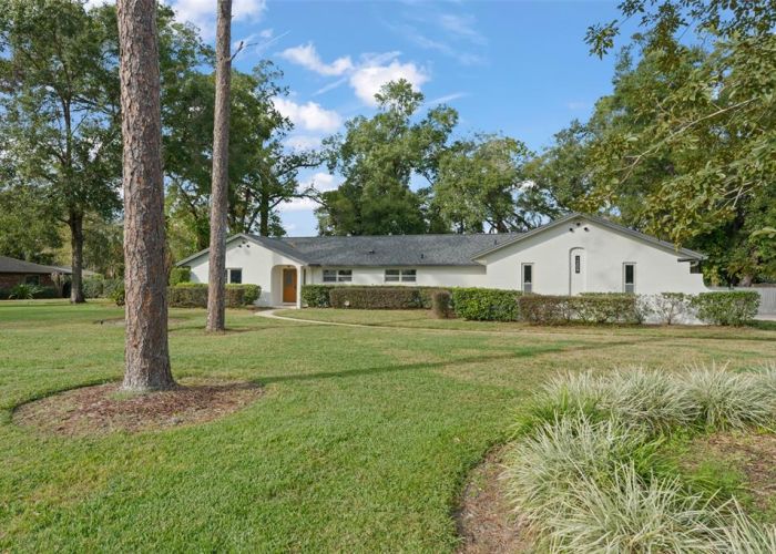 1209 ROXBORO
