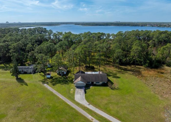 8822 WINTER GARDEN VINELAND