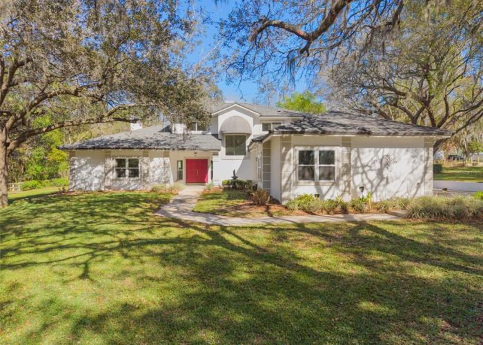 1805 MEADOWBEND