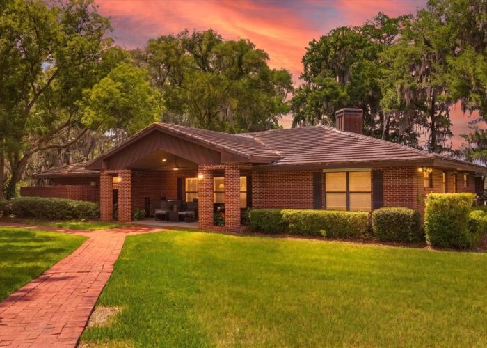 4910 LAKE