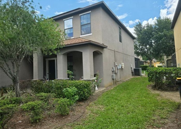 1120 CYPRESS POINTE