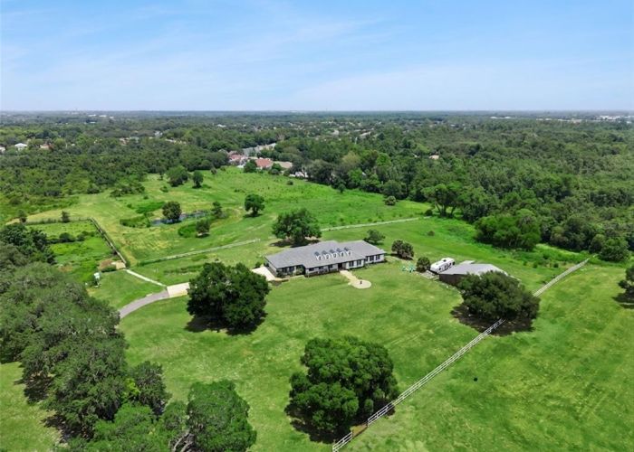 5750 OAK HOLLOW