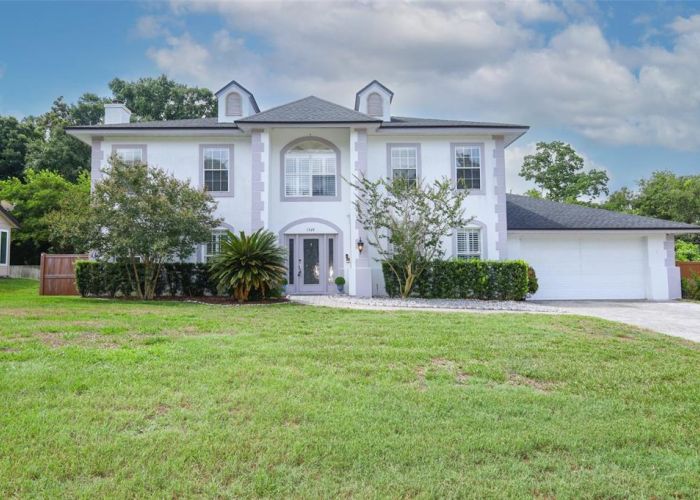1349 VALLEY PINE