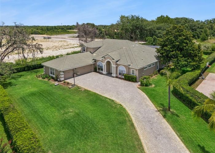1700 LAKE ROBERTS