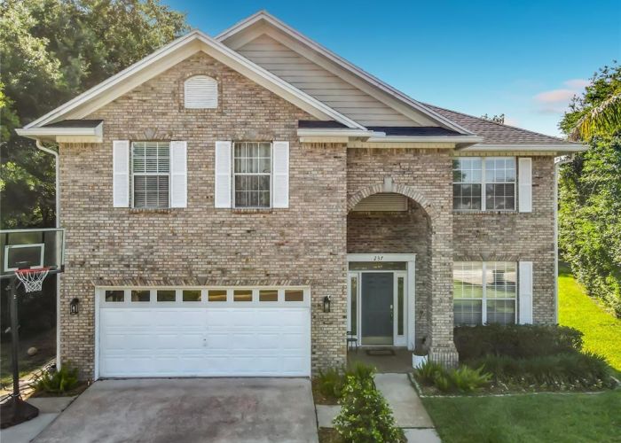 237 CEDARWOOD