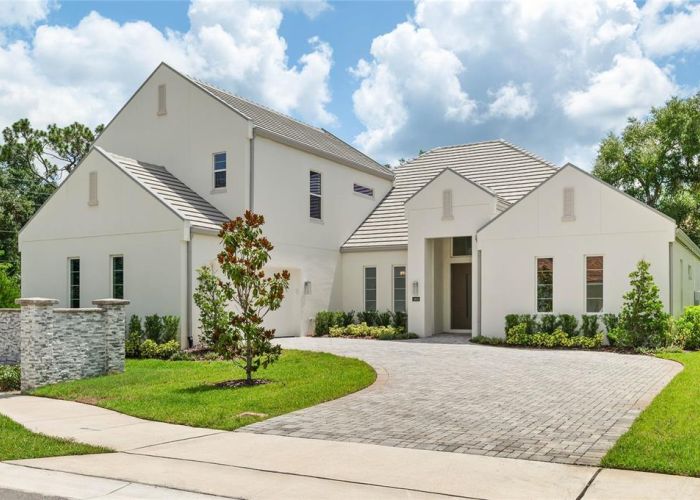 1605 MANOR WOODS
