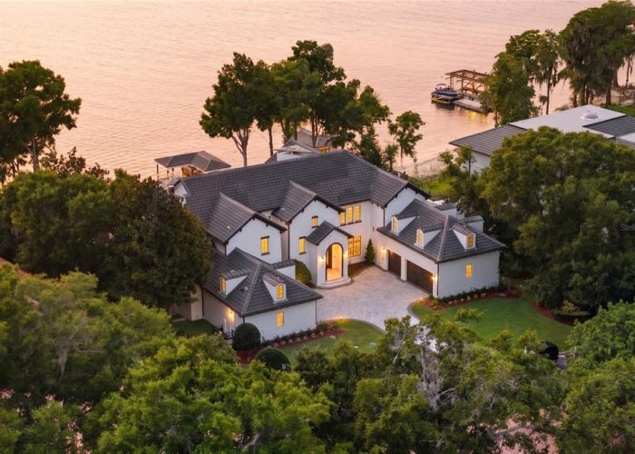 9832 LAUREL VALLEY