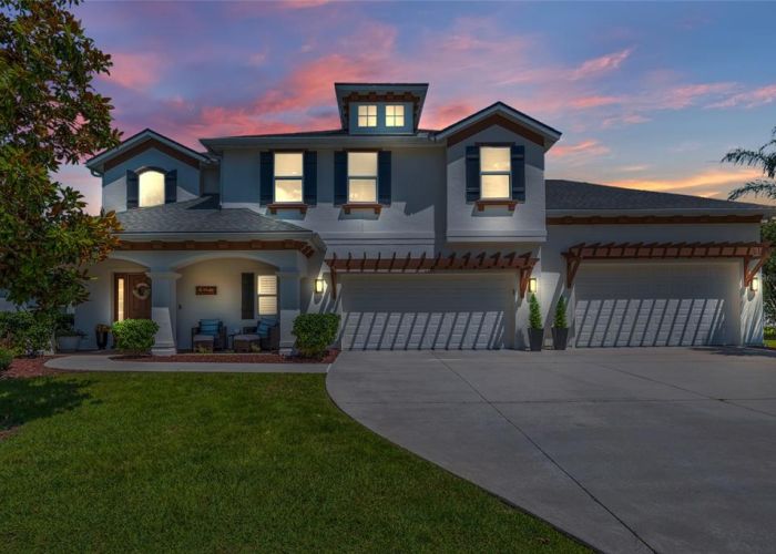 6835 STONEHEATH