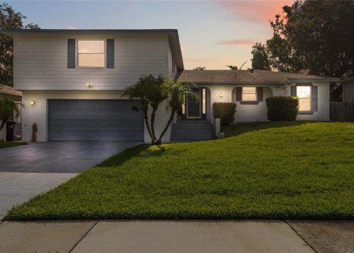 656 LITTLE WEKIVA