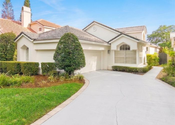1240 GLENCREST