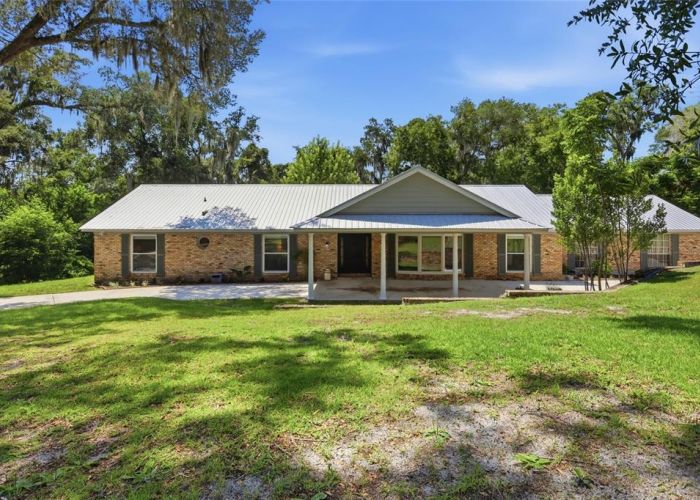 1150 MARKHAM WOODS