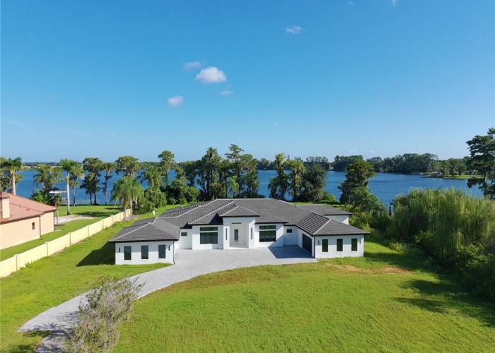 7240 LAKE WILLIS