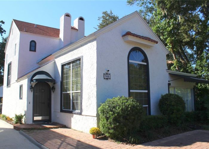 908 SUMMERLIN