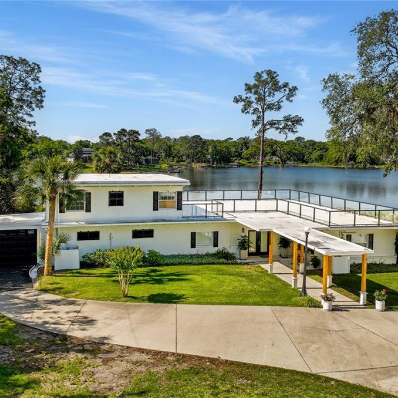 1305 LAKE MARY