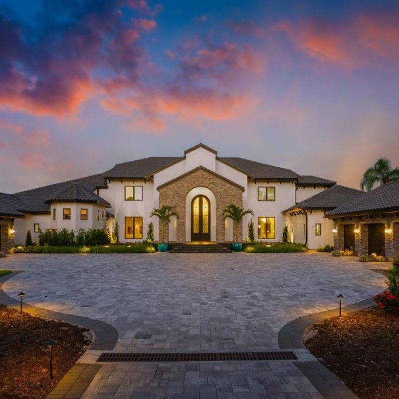 570 MANOR