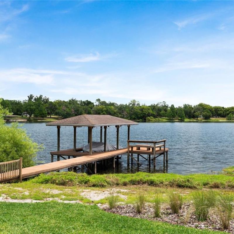 705 LAKE SYBELIA