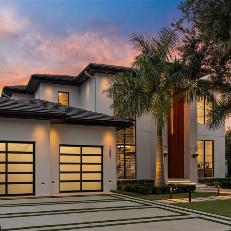 1221 RICHMOND