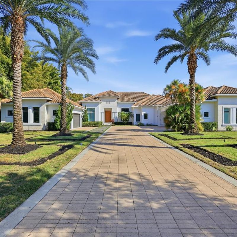 6149 GROSVENOR SHORE DR