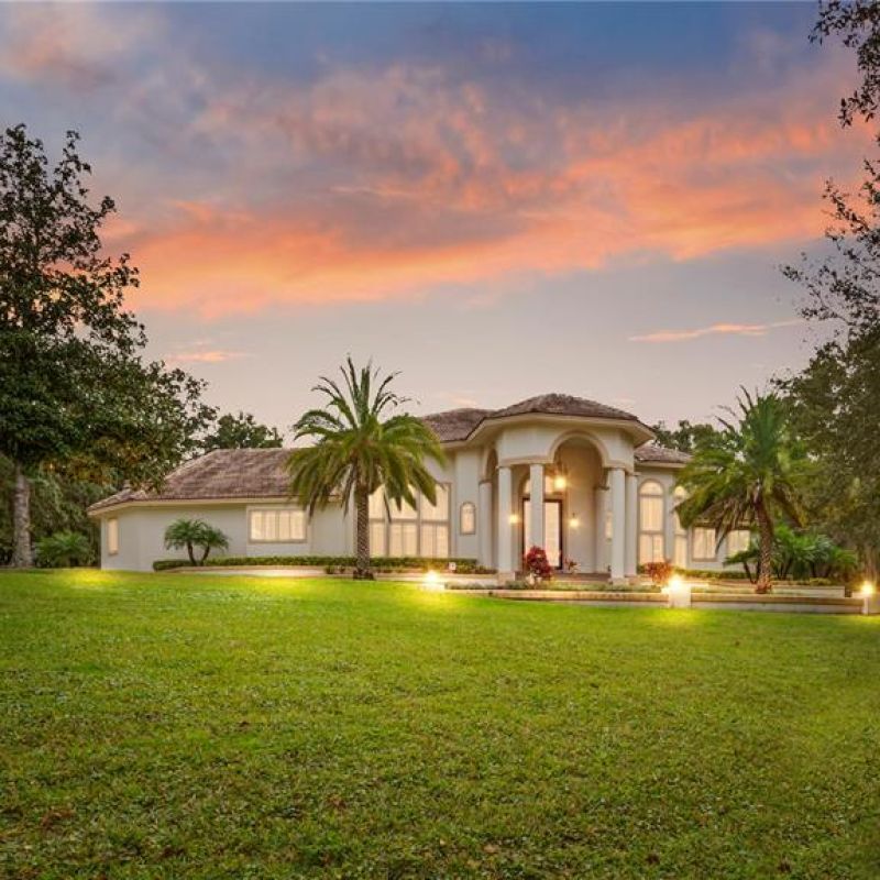 1040 SWEETWATER CLUB