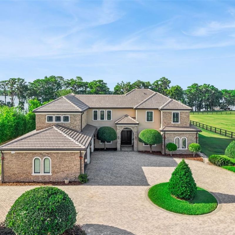 746 LAKE MILLS