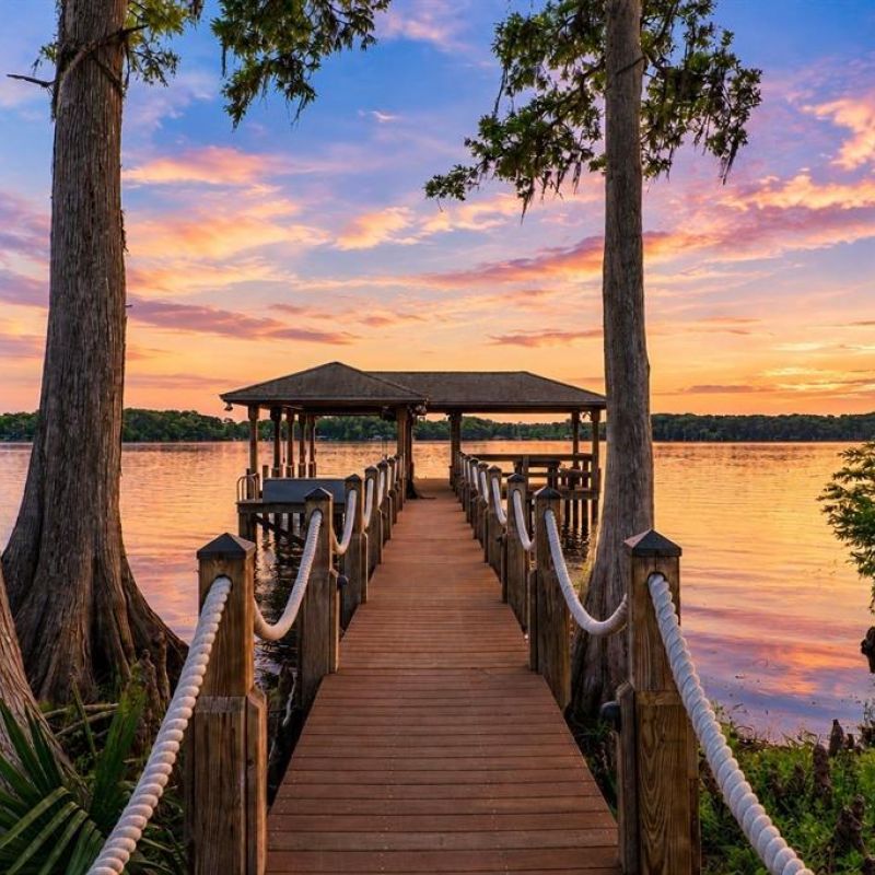 746 LAKE MILLS